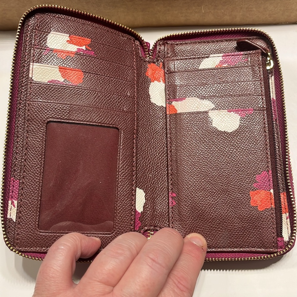 Coach Women's Wallet - Picture 7 of 8